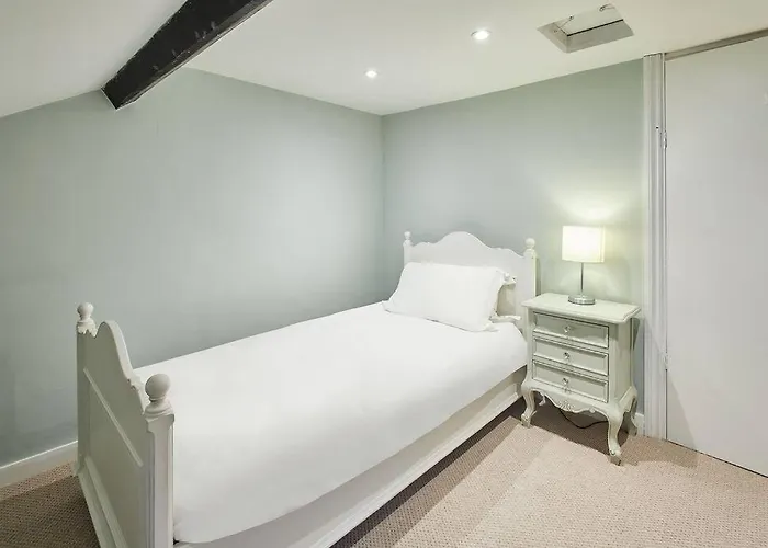 Deja Blue Beautiful Period *