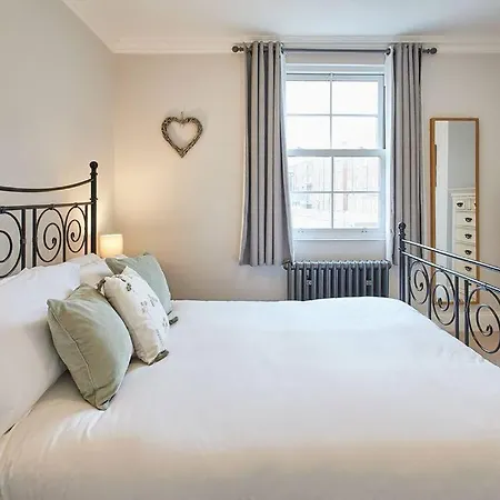 Deja Blue Beautiful Period Whitby