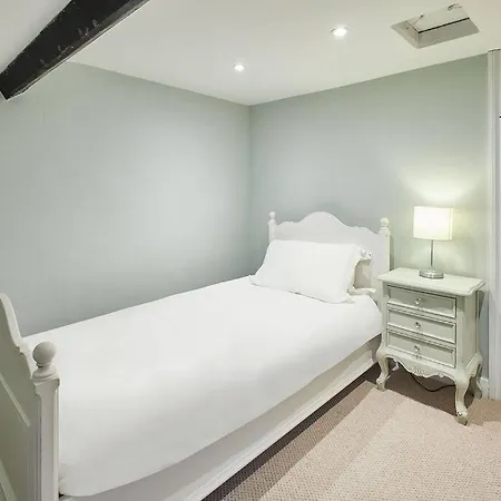 Deja Blue Beautiful Period *